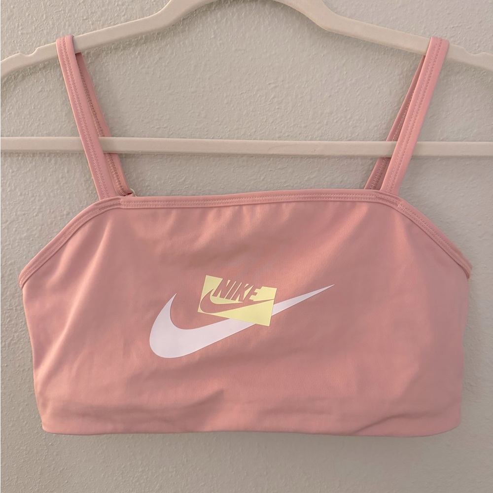 NWOT Nike sports bra